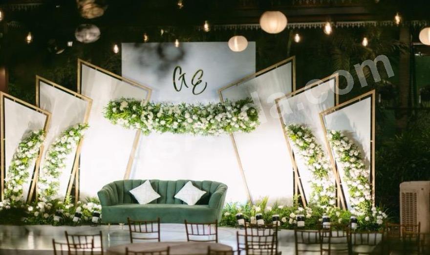 modern-luxe-floral-lounge-decoration-4.jpg