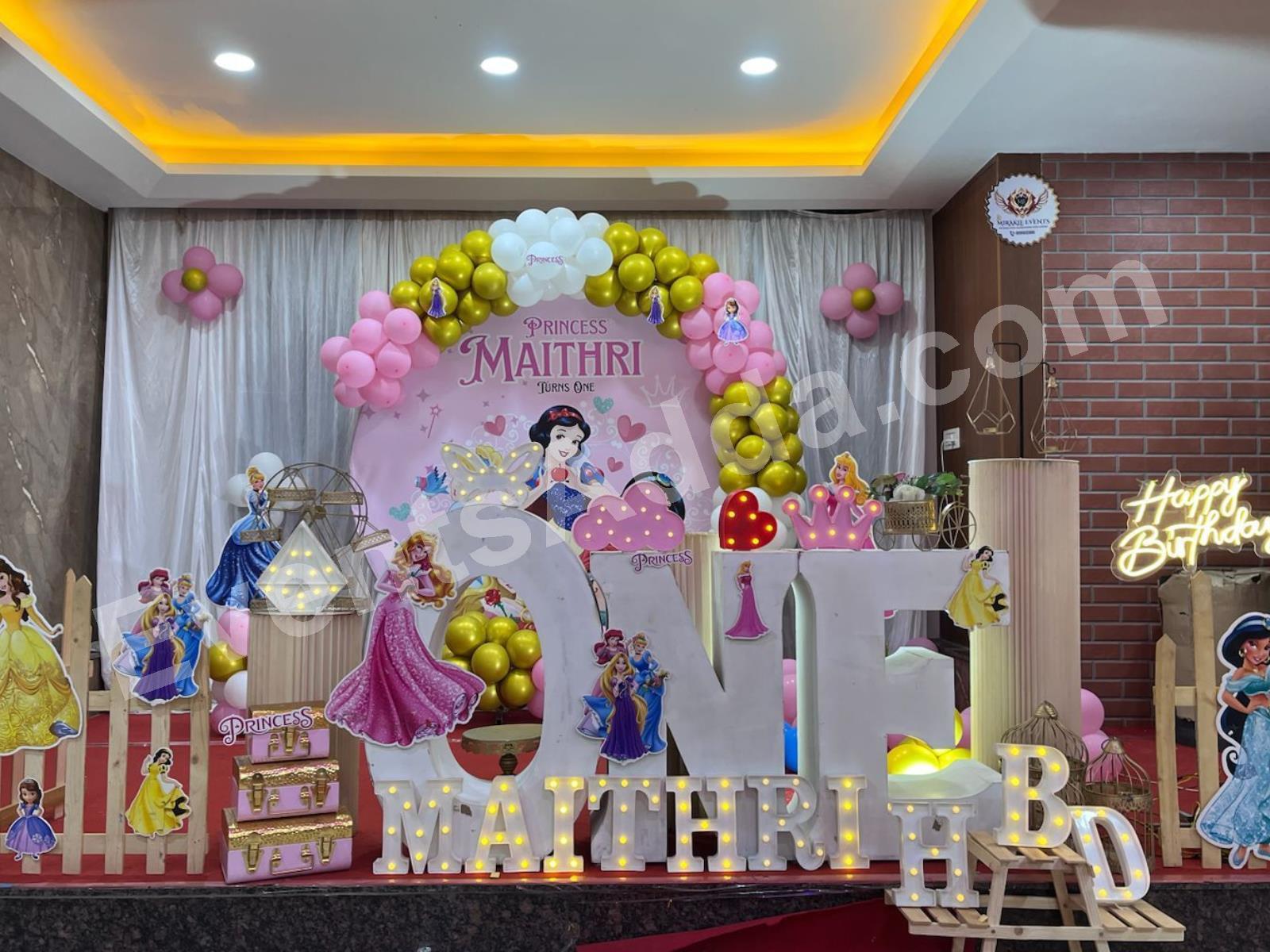 princess-themed-first-birthday-decoration-2.jpg