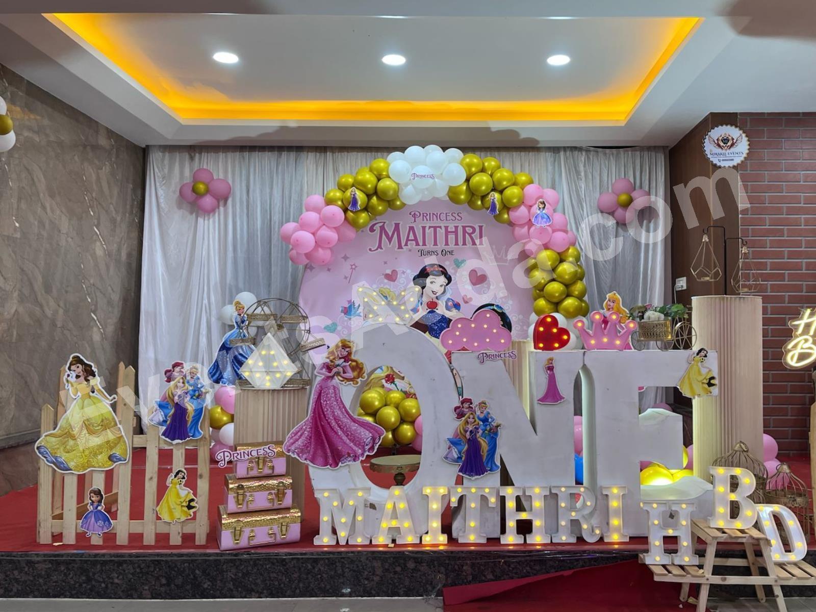 princess-themed-first-birthday-decoration-3.jpg