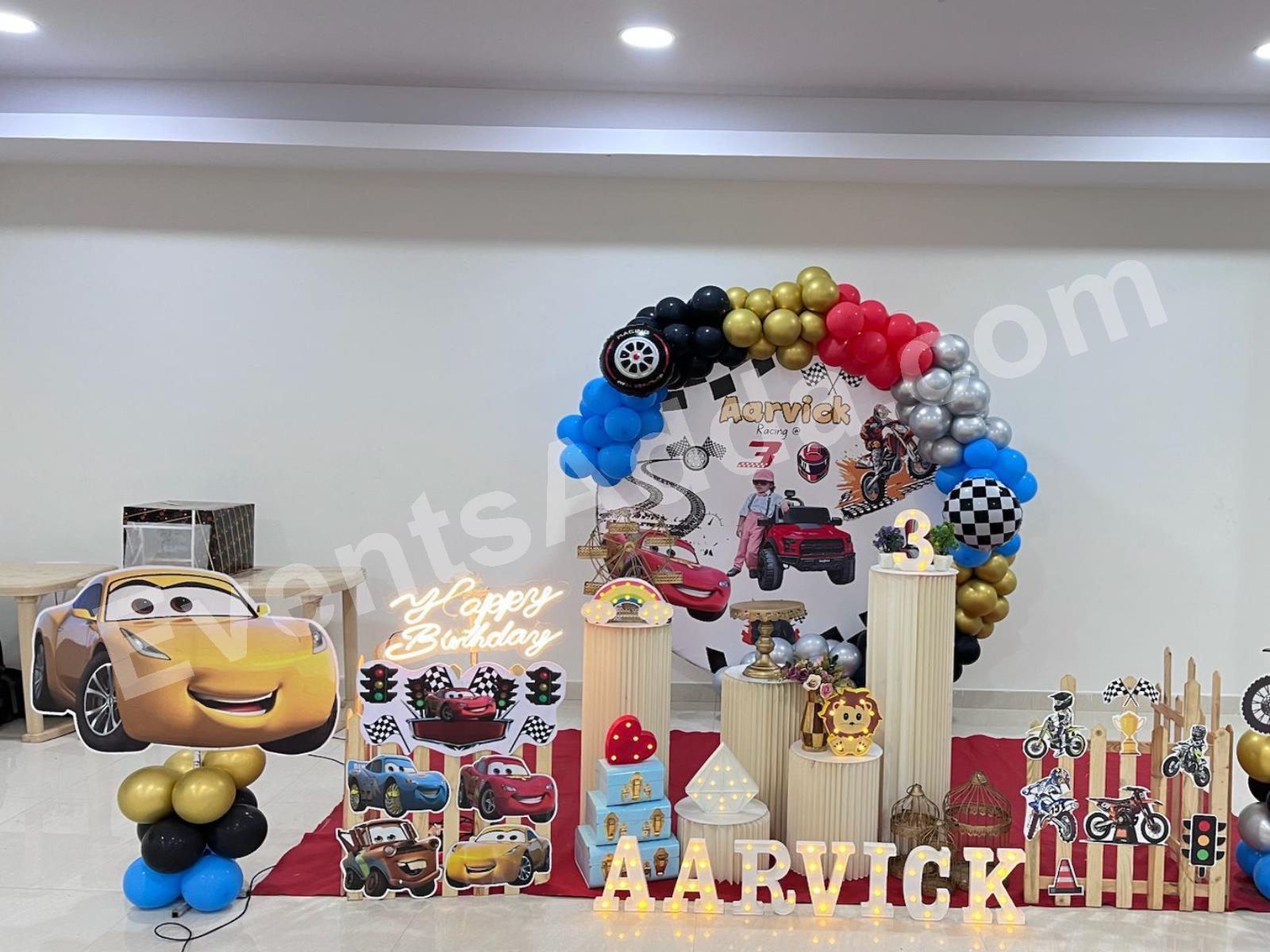 racing-cars-birthday-balloon-decoration-3.jpg