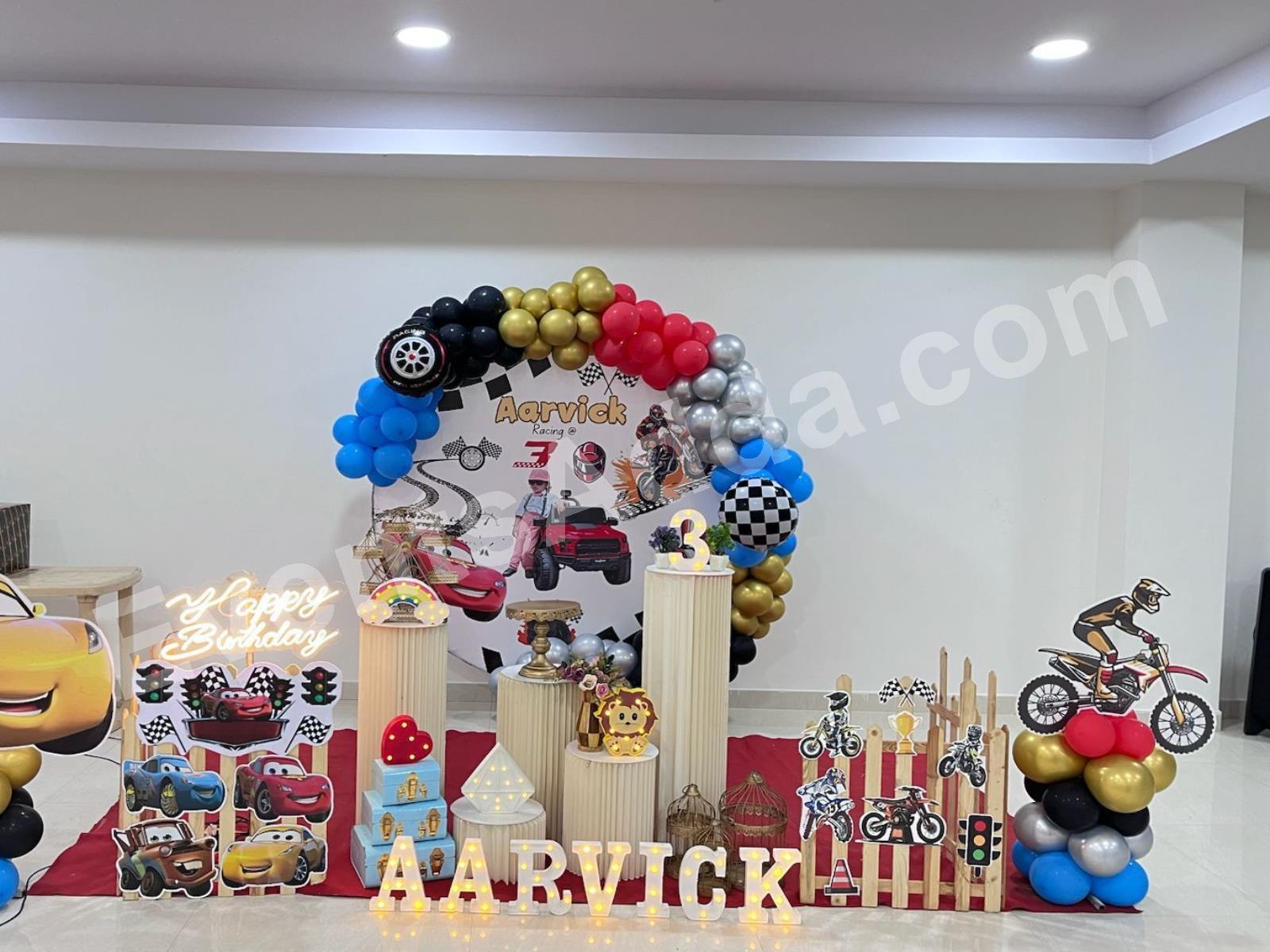 racing-cars-birthday-balloon-decoration-4.jpg