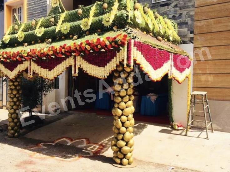 royal-coconut-pillar-floral-entrance-canopy-decoration-4.jpg