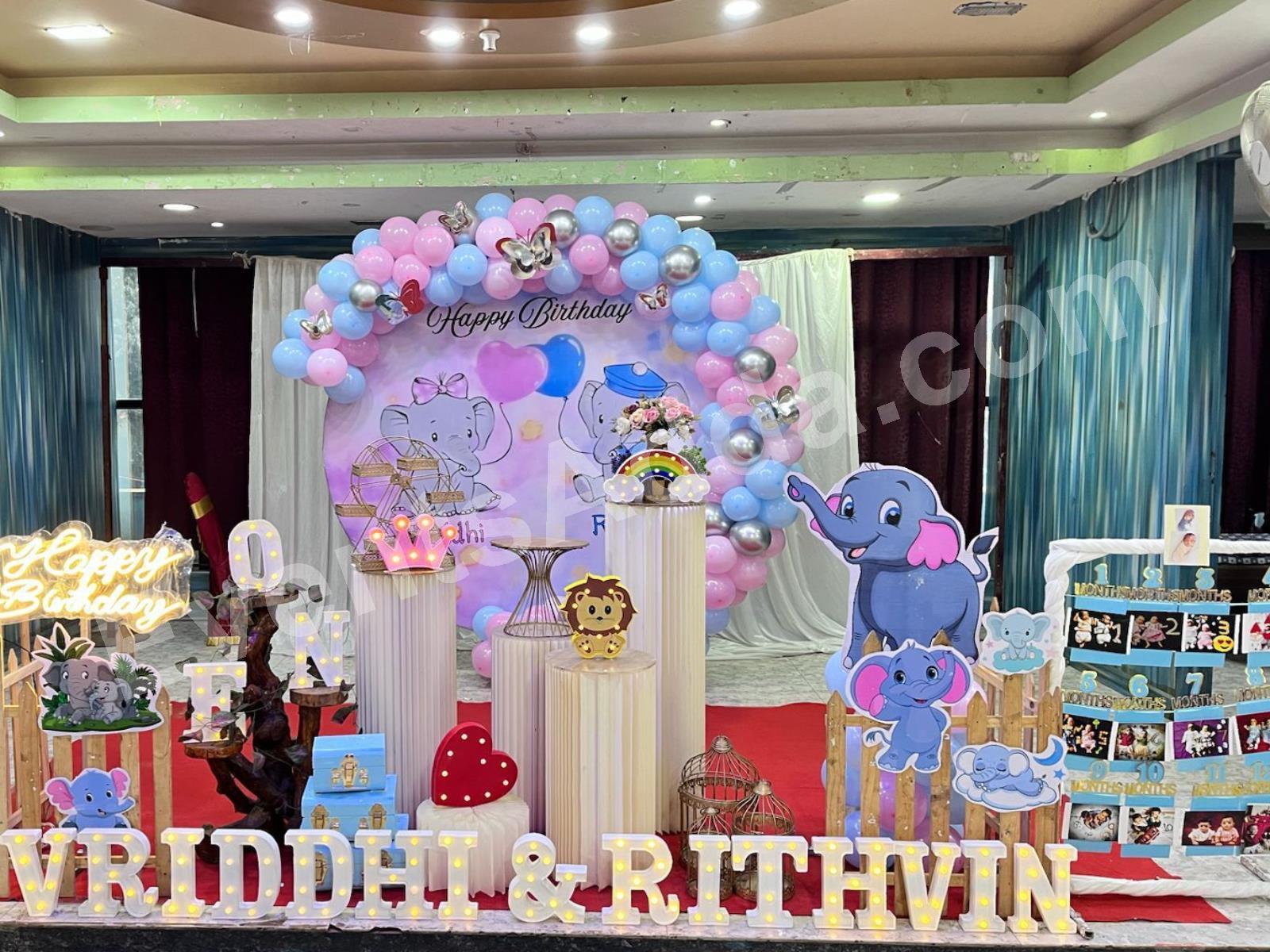 royal-elephant-themed-first-birthday-decoration-4.jpg