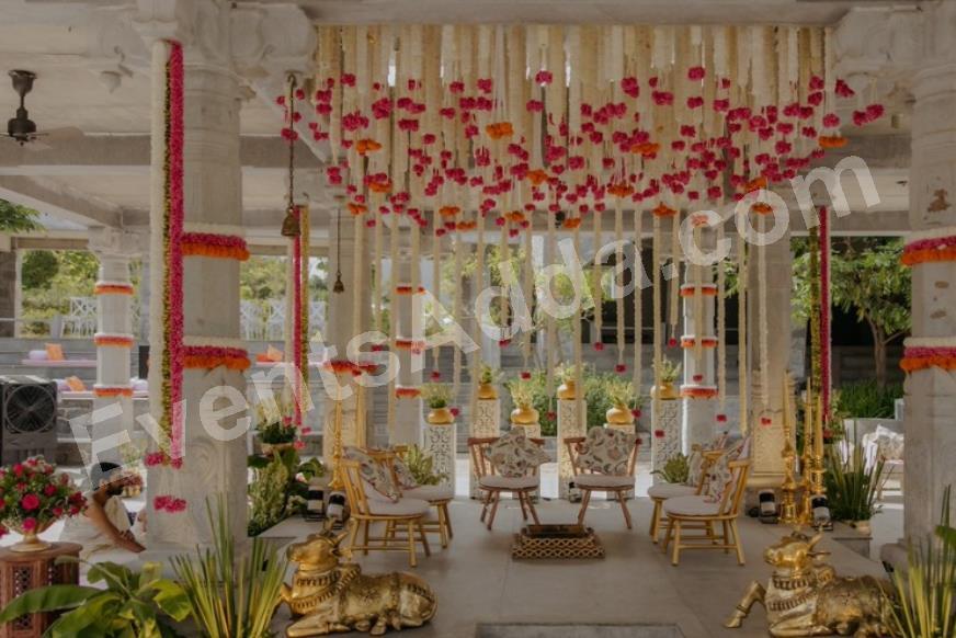 royal-floral-mandap-seating-decoration-3.jpg