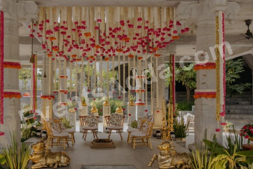 royal-floral-mandap-seating-decoration-4.jpg