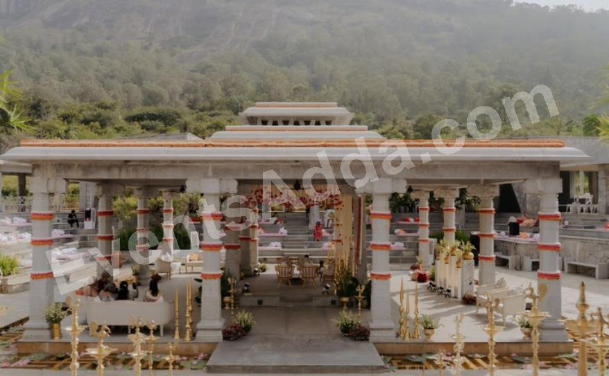 royal-open-air-temple-mandap-wedding-decoration-2.jpg