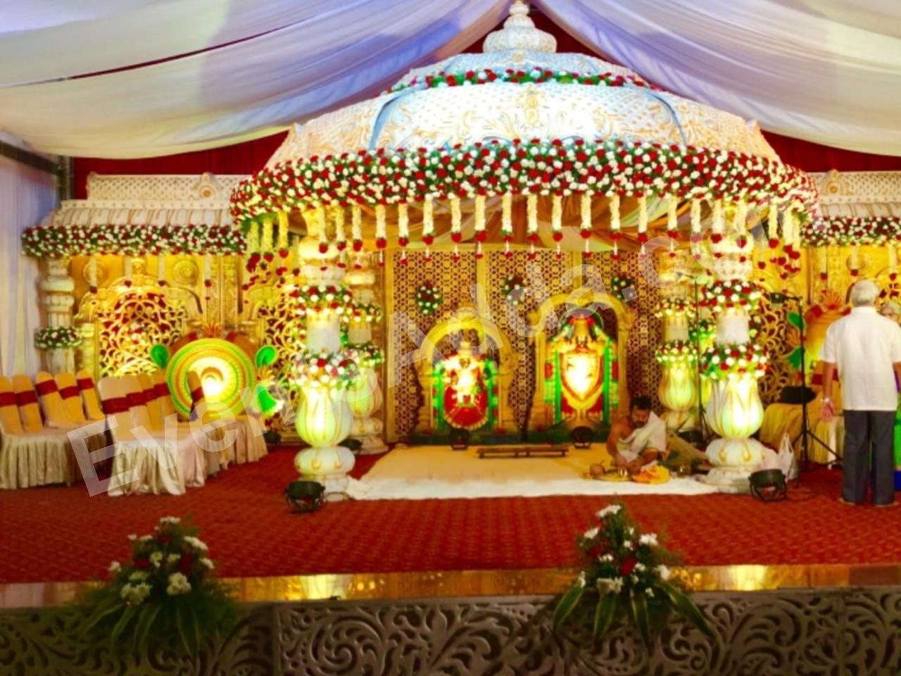 royal-traditional-floral-mandap-decoration-3.jpg