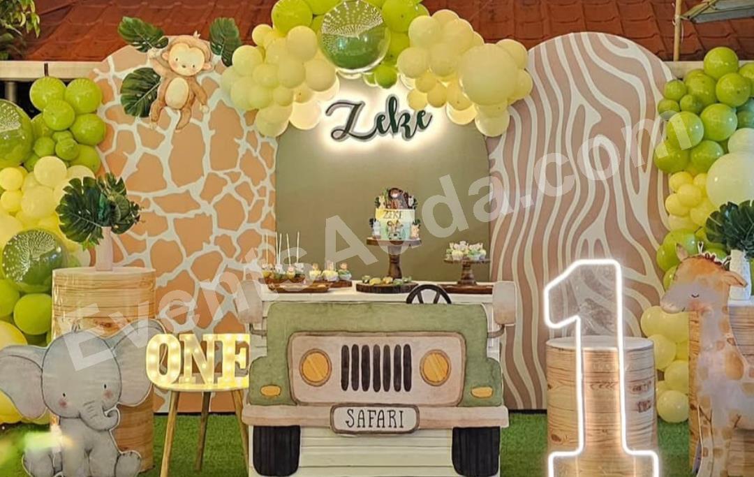 safari-jungle-themed-1st-birthday-decoration-2.jpg