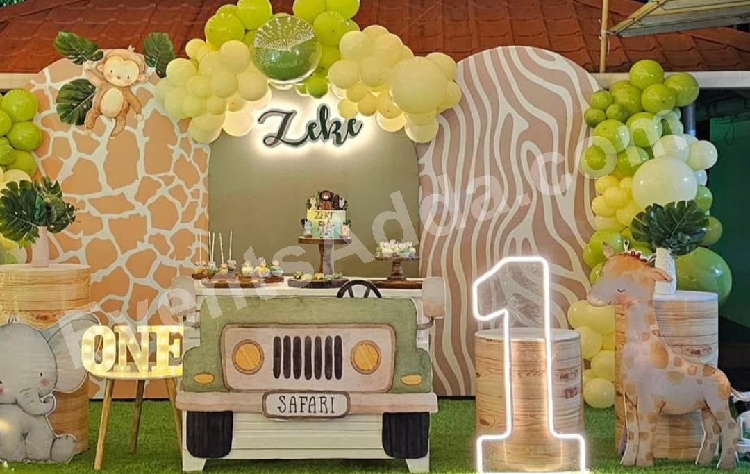 safari-jungle-themed-1st-birthday-decoration-4.jpg