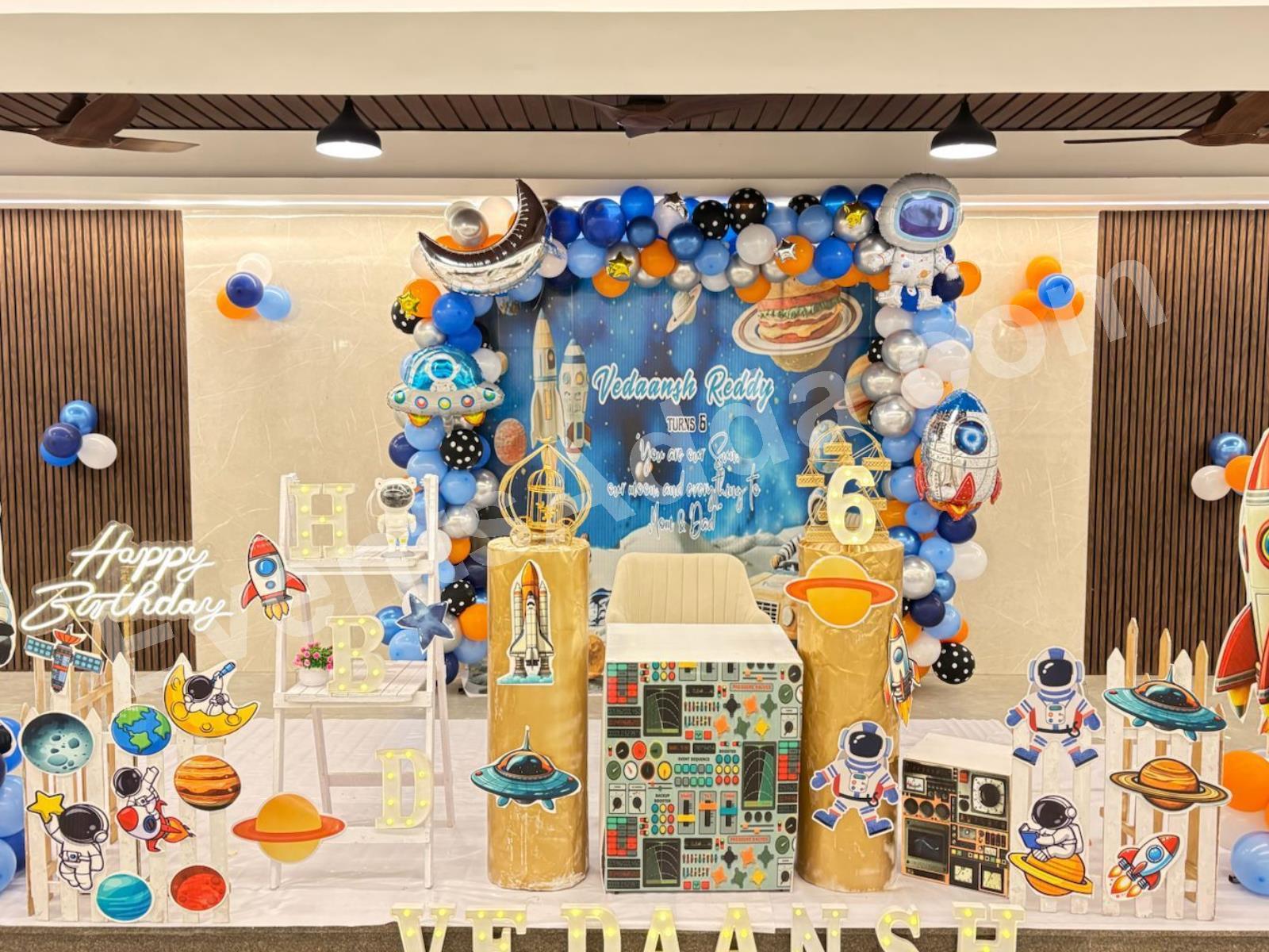 space-theme-birthday-decoration-2.jpg