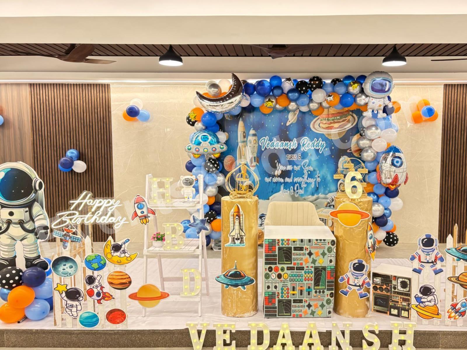 space-theme-birthday-decoration-3.jpg