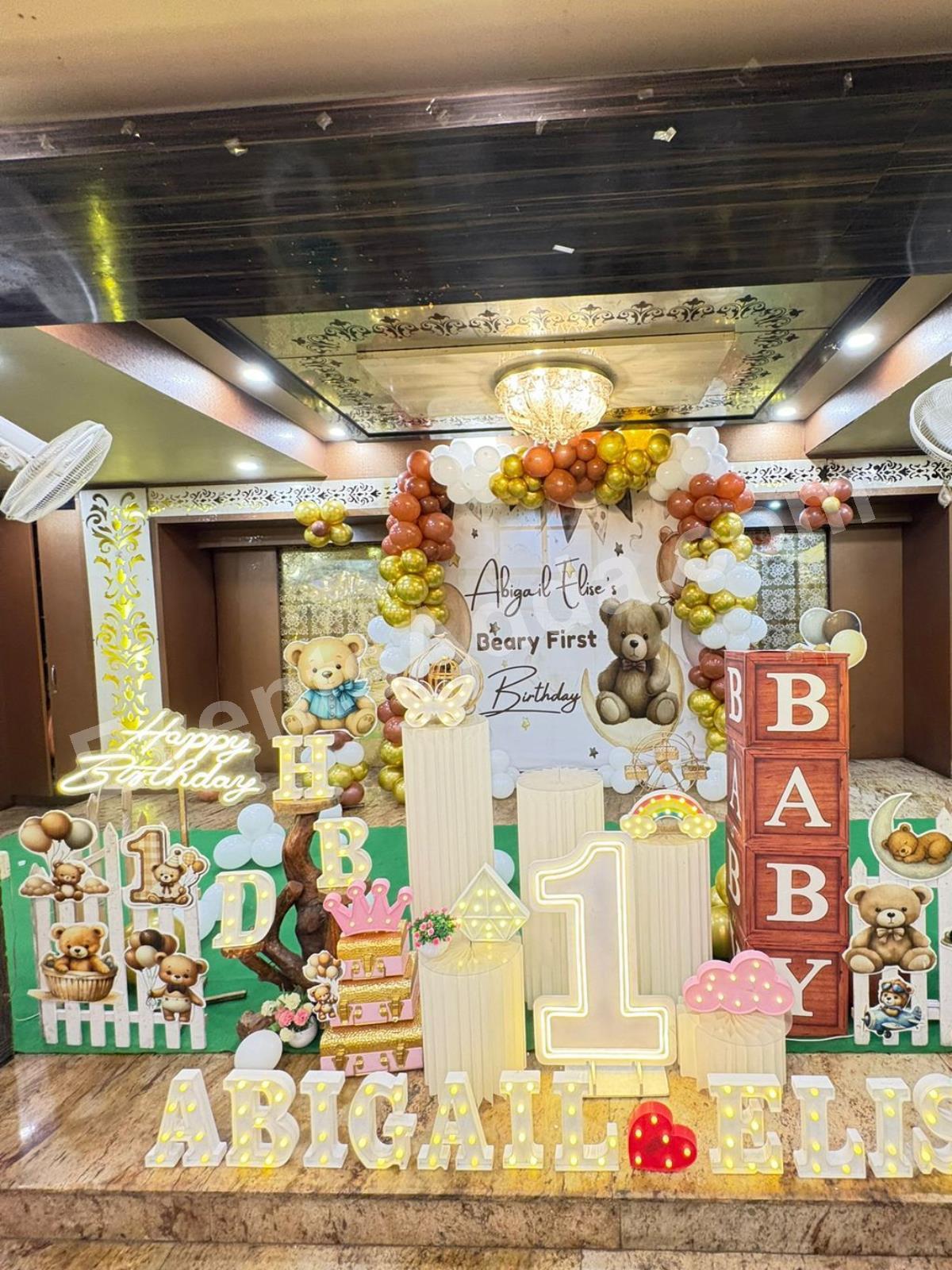 teddy-bear-themed-first-birthday-decoration-3.jpg