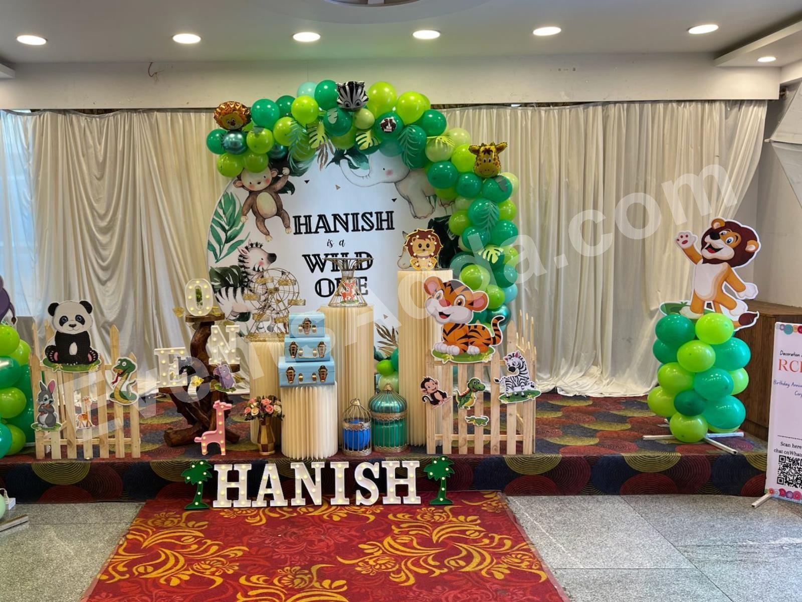 wild-one-jungle-theme-birthday-decoration-4.jpg
